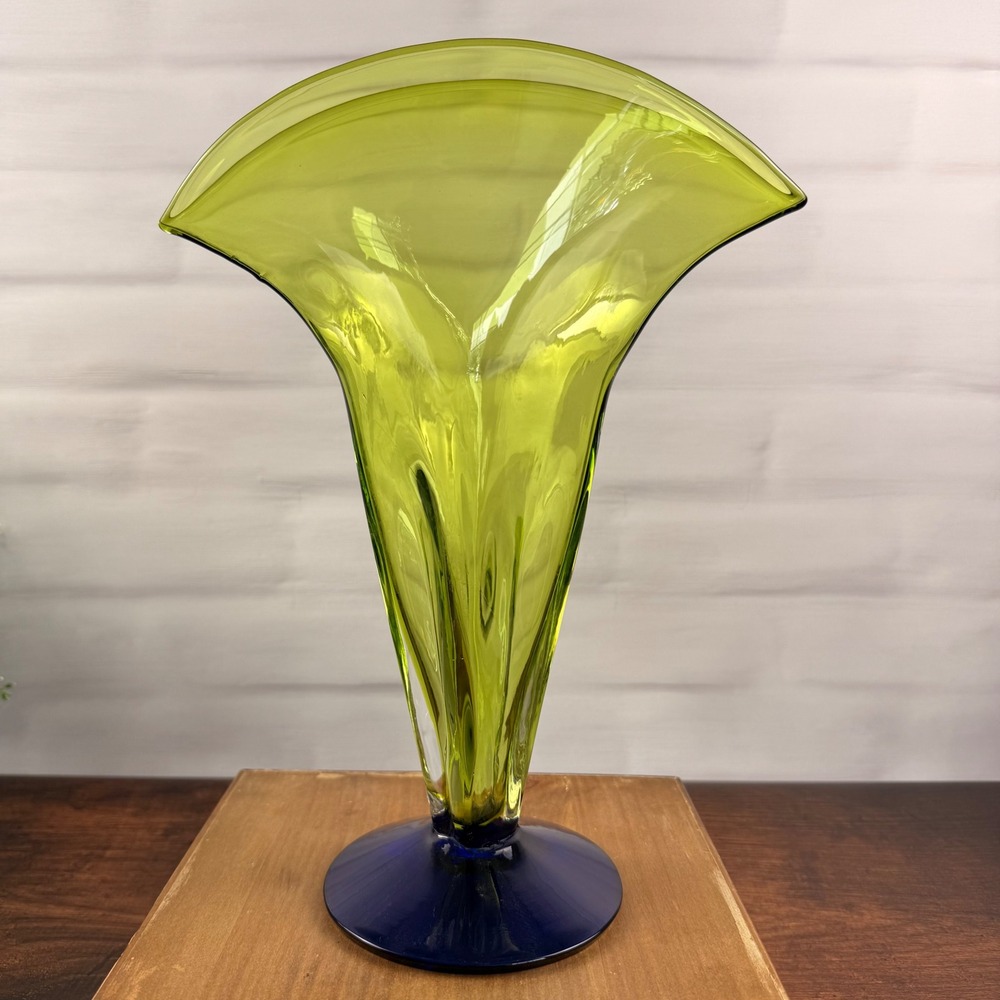 Blenko 872 Fan Vase Kiwi Green Cobalt Blue 2004 Art Glass